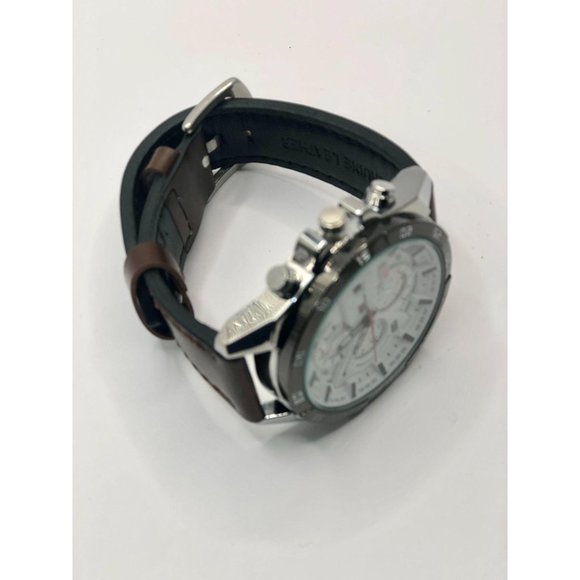 New Watch Free of Defects and scratches - Picture 3 of 5